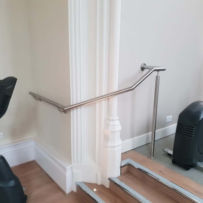 Bespoke_Stainless_Steel_Handrails_Hospitality-Speedfab